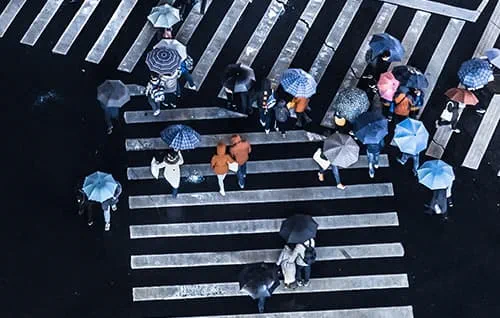 Hong Kong people crossing road